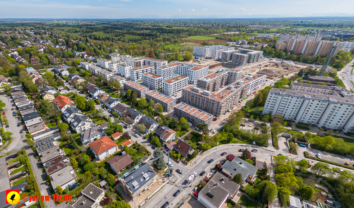 04.05.2023 - Luftbilder vom Alexisqaurtier und Pandion Verde in Neuperlach